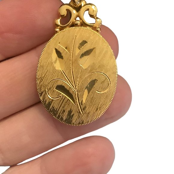 Vtg Gold Tone Engraved Tulip Floral Dainty Pendant Chain Necklace Victorian 27" - Picture 2 of 5